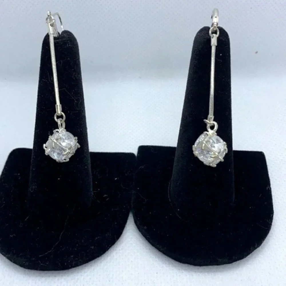 Silver dangle earrings with CZ‎